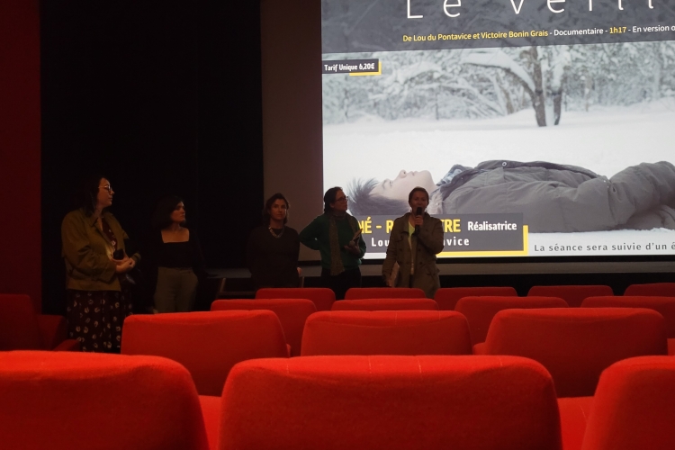 Ouverture du Mois du doc – 𝙁𝙧𝙖𝙣𝙘̧𝙤𝙞𝙨 𝙈𝙖𝙪𝙧𝙞𝙖𝙘, 𝙢𝙚́𝙢𝙤𝙞𝙧𝙚𝙨 𝙞𝙣𝙩𝙞𝙢𝙚𝙨