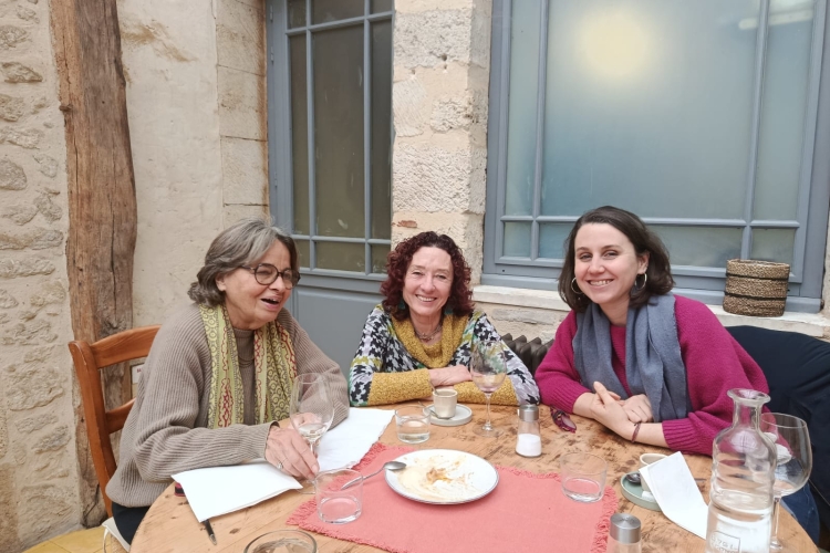 Interventions de l&rsquo;autrice, mini-conférences participatives et ateliers – 𝙊𝙡𝙞𝙫𝙞𝙖