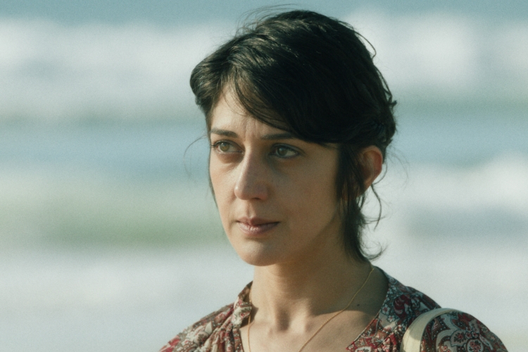 Avant-Premières et tournée de la réalisatrice – 𝙇&rsquo;𝙀𝙩𝙧𝙖𝙣𝙜𝙚̀𝙧𝙚