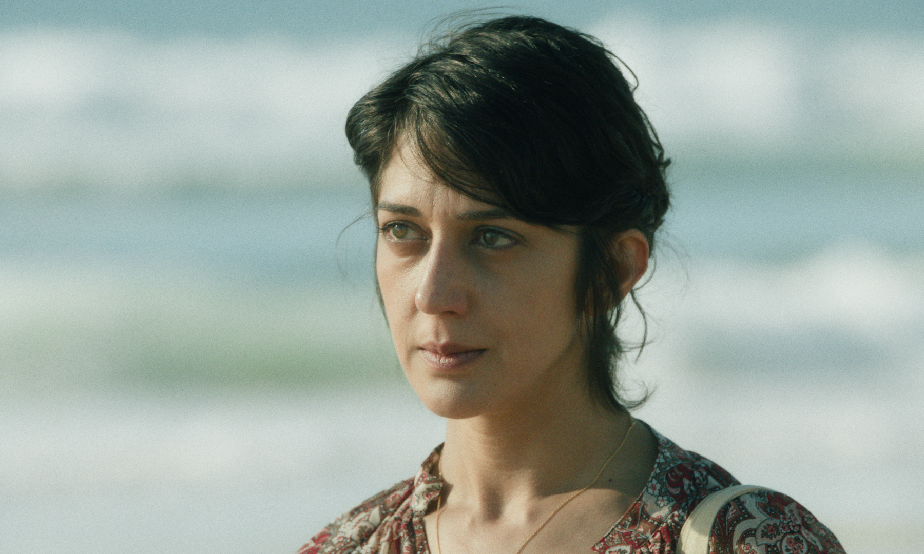 Avant-Premières et tournée de la réalisatrice – 𝙇&rsquo;𝙀𝙩𝙧𝙖𝙣𝙜𝙚̀𝙧𝙚
