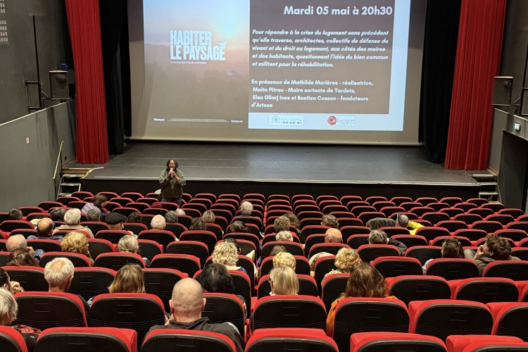 Tournée de la réalisatrice – 𝙃𝙖𝙗𝙞𝙩𝙚𝙧 𝙡𝙚 𝙥𝙖𝙮𝙨𝙖𝙜𝙚