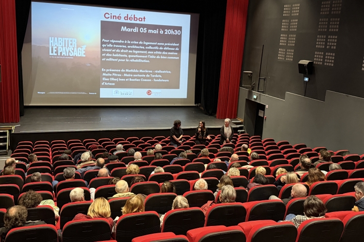Tournée de la réalisatrice – 𝙃𝙖𝙗𝙞𝙩𝙚𝙧 𝙡𝙚 𝙥𝙖𝙮𝙨𝙖𝙜𝙚