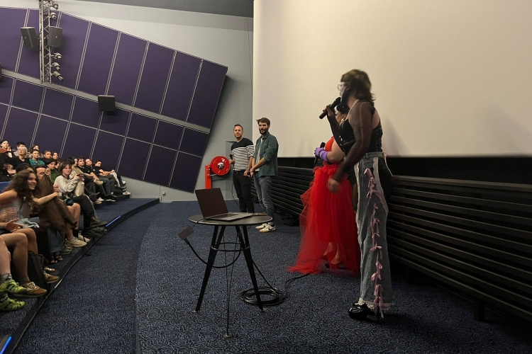 Avant-Première et tournée des co-réalisateurs – 𝙅𝙞𝙢 𝙌𝙪𝙚𝙚𝙣